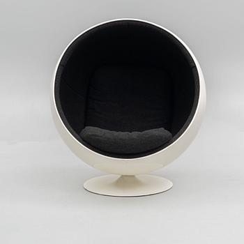 Eero Aarnio, a "Ball Chair", Adelta, Finland, post 1996.