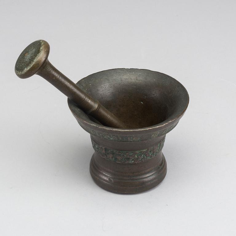 A Dutch 17th century bronze mortar.