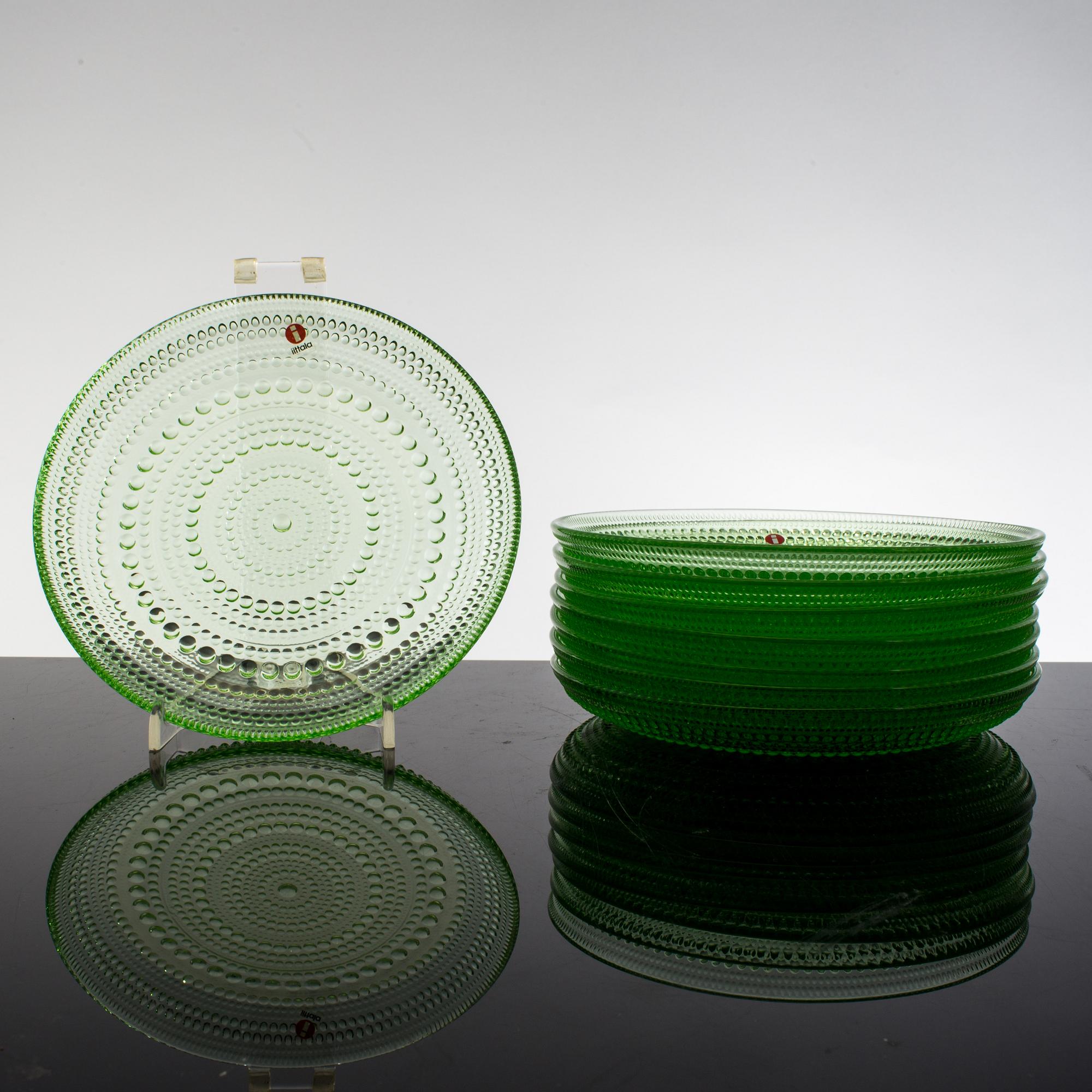 SKÅLAR 3 st och assietter 8 st, glas, "Krokus", Saara Hopea och "Kastehelmi", Oiva Toikka, Nuutajärvi och Iittala.