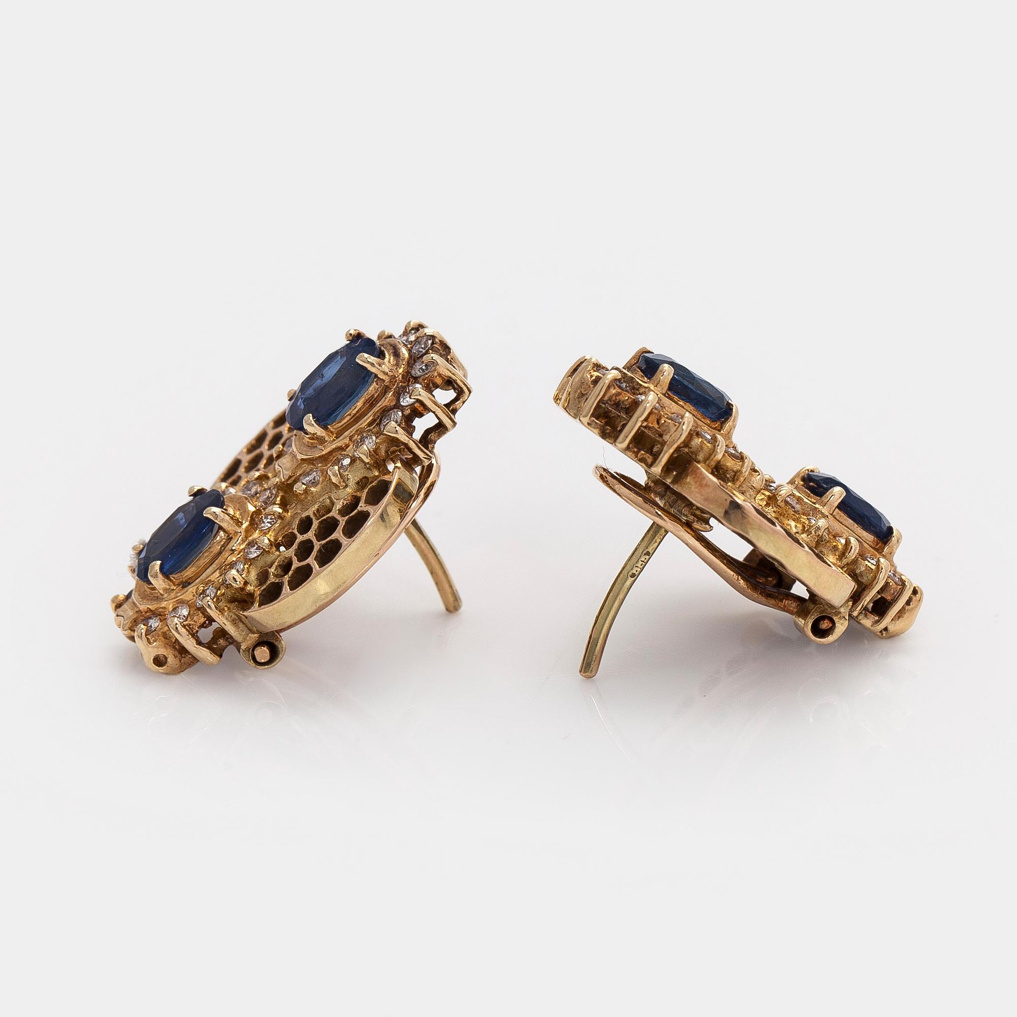 Örhängen, fasettslipade safirer, briljantslipade diamanter, 14K guld.