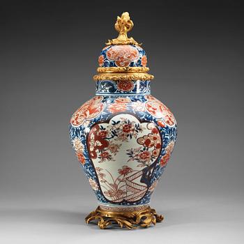 A Japanese gilt bronze imari vase, Genroku, circa 1700.