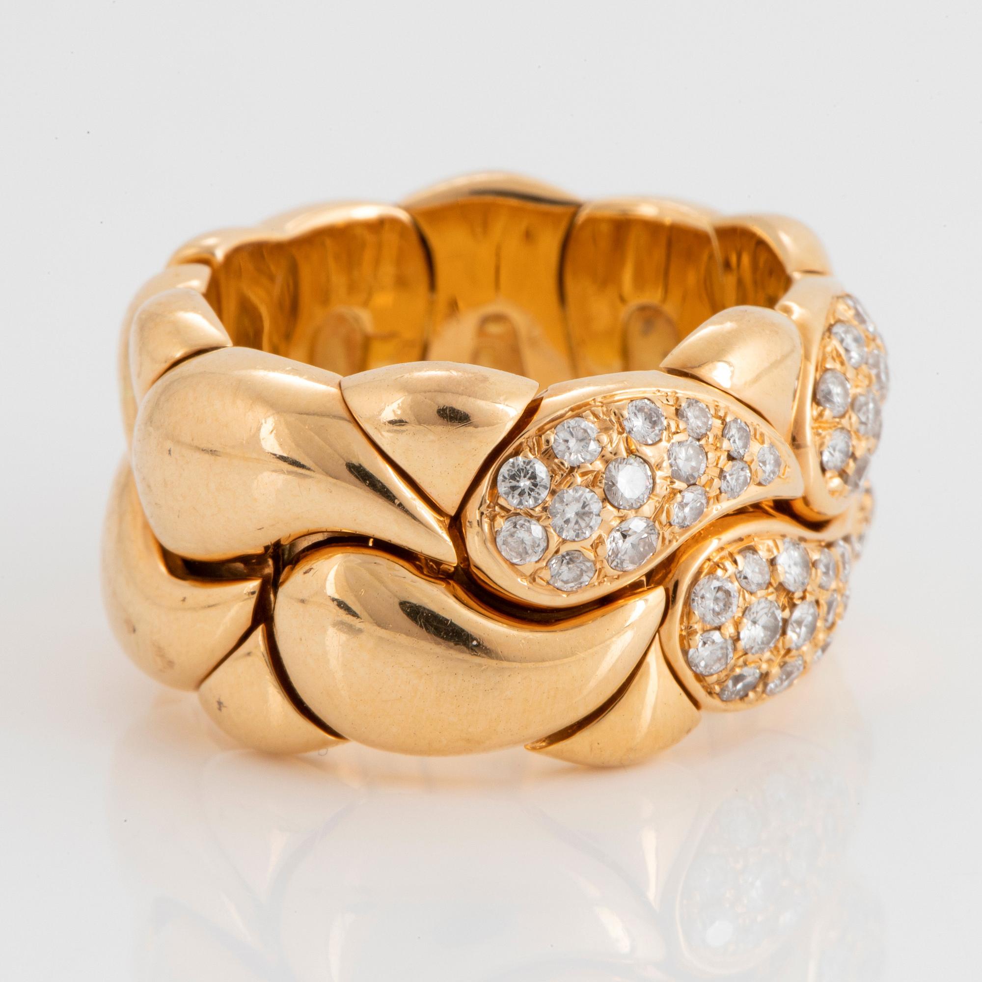 Chopard ring "Casmir" 18K guld med runda briljantslipade diamanter.