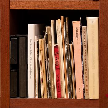 The Jan-Eric Löwenadler vast and important library of art litterature.