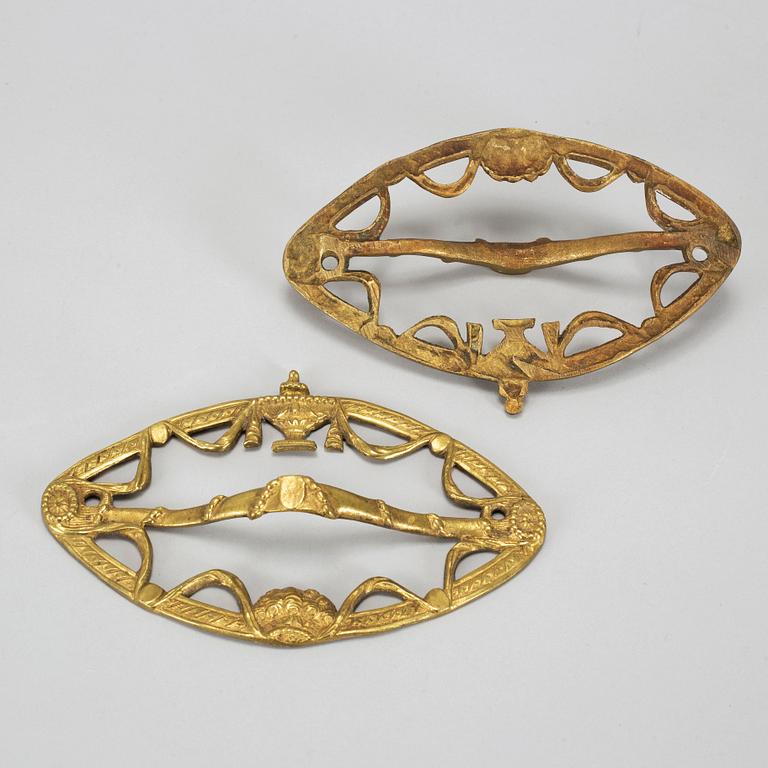 23 brass pieces, 19/20th century.