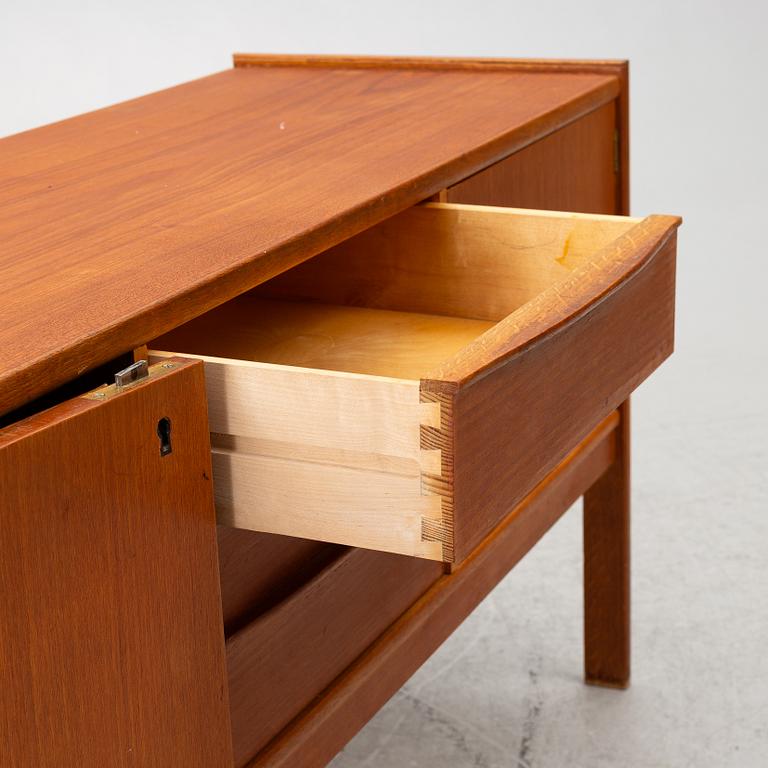 Sideboard, 1900-talets mitt.