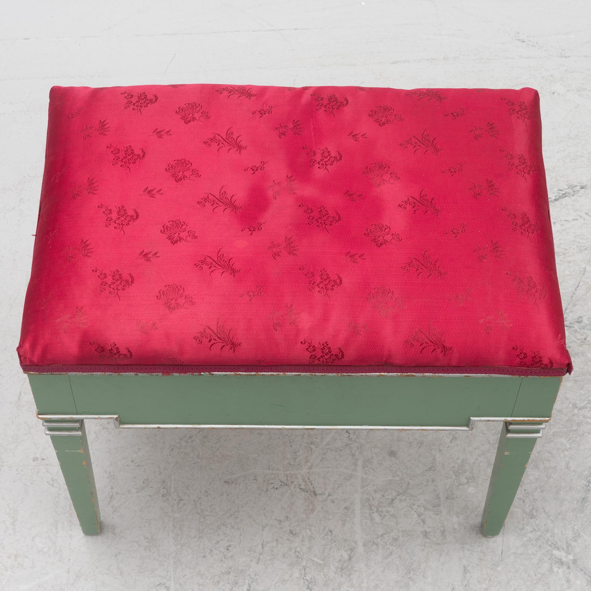 Dressing table, Swedish Grace, first half of the 20th century, with an accompanying upholstered stool.
