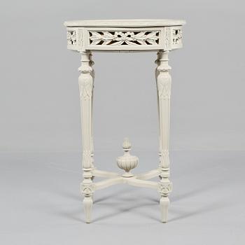 MONTERBORD, gustaviansk stil, 1900-tal.
