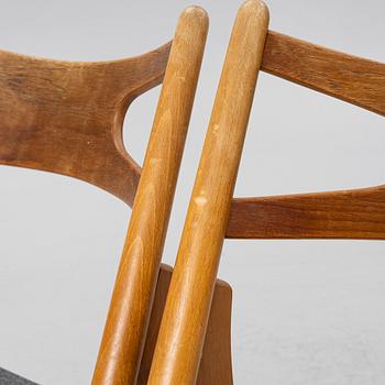 Hans J. Wegner, stolar, 8 st, modell CH-29 "Savbukkestolen", Danmark, 1900-talets mitt.