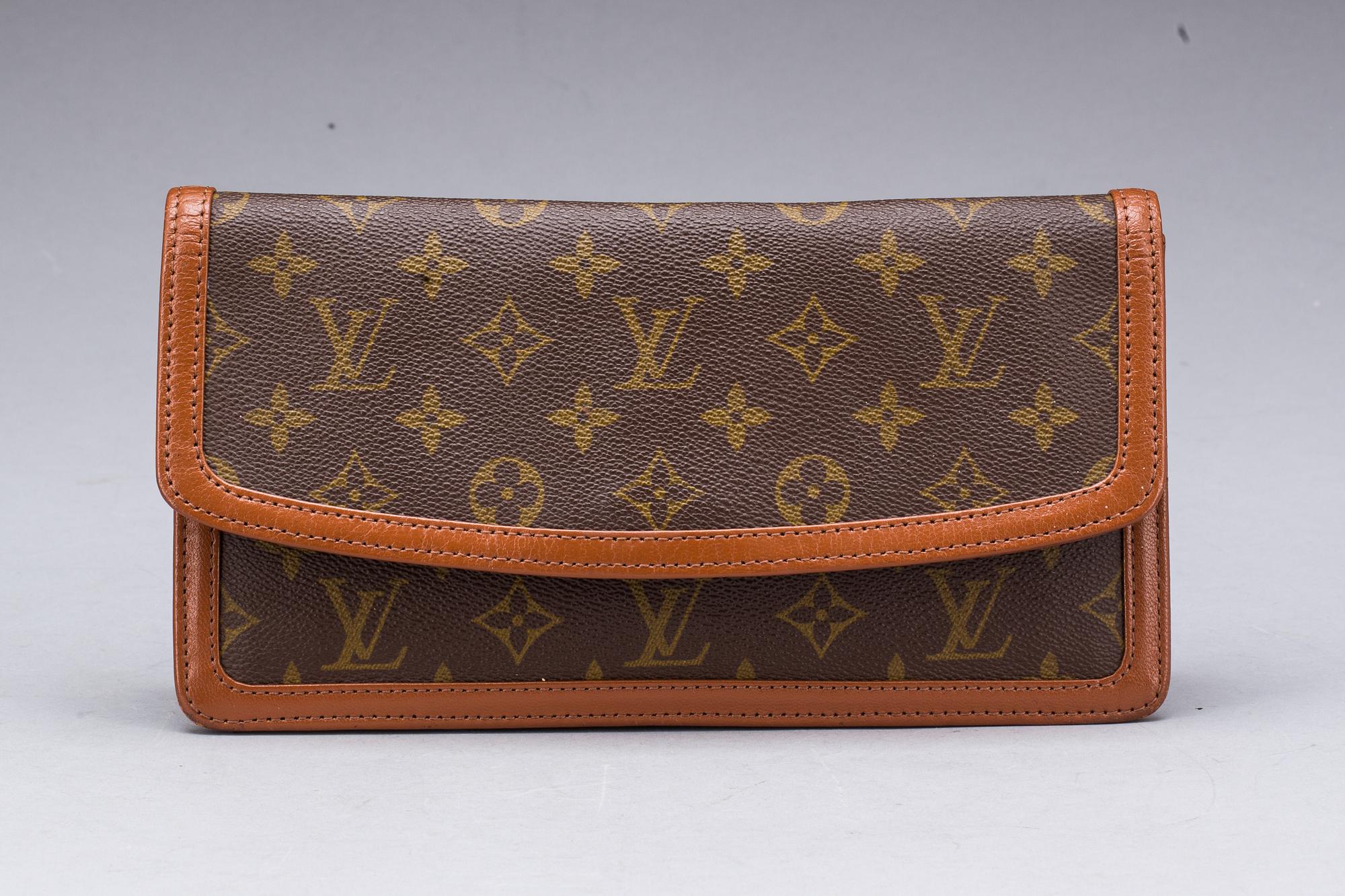 KUVERTVÄSKA, Louis Vuitton.