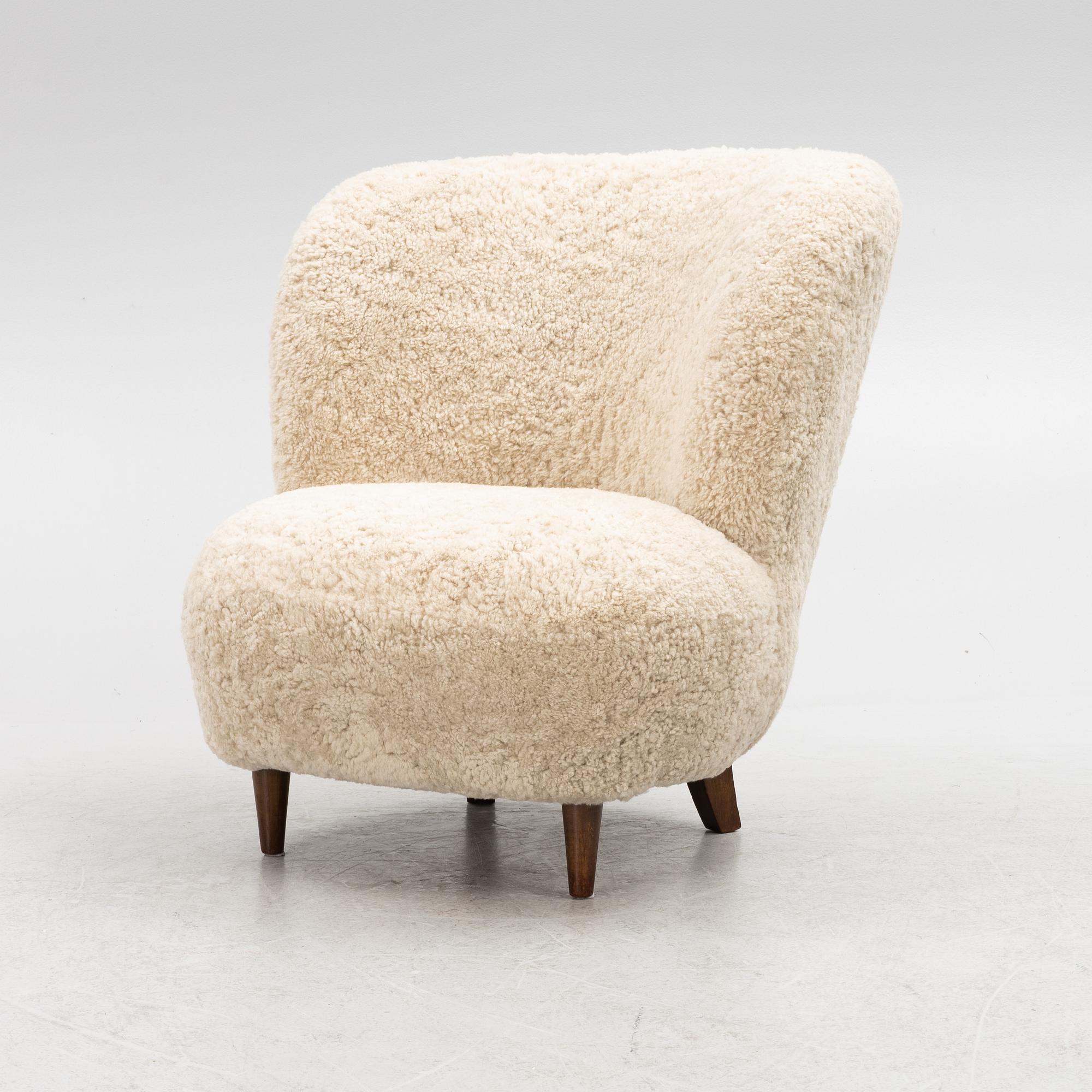 Armchair, Swedish Modern, first half of the 20th century.