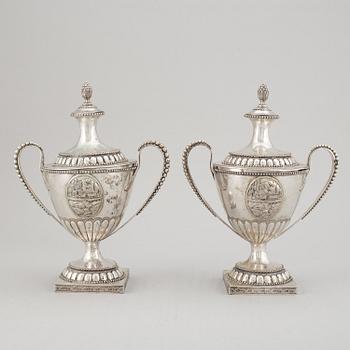 A Swedish pair of 18th century silver sugar bowls and covers, mark of Berndt Johan Frodelius, Marstrand 1788.