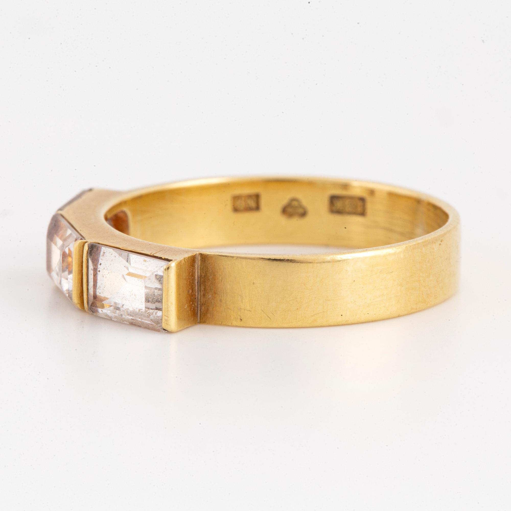 A Wiwen Nilsson faceted rock crystal ring.