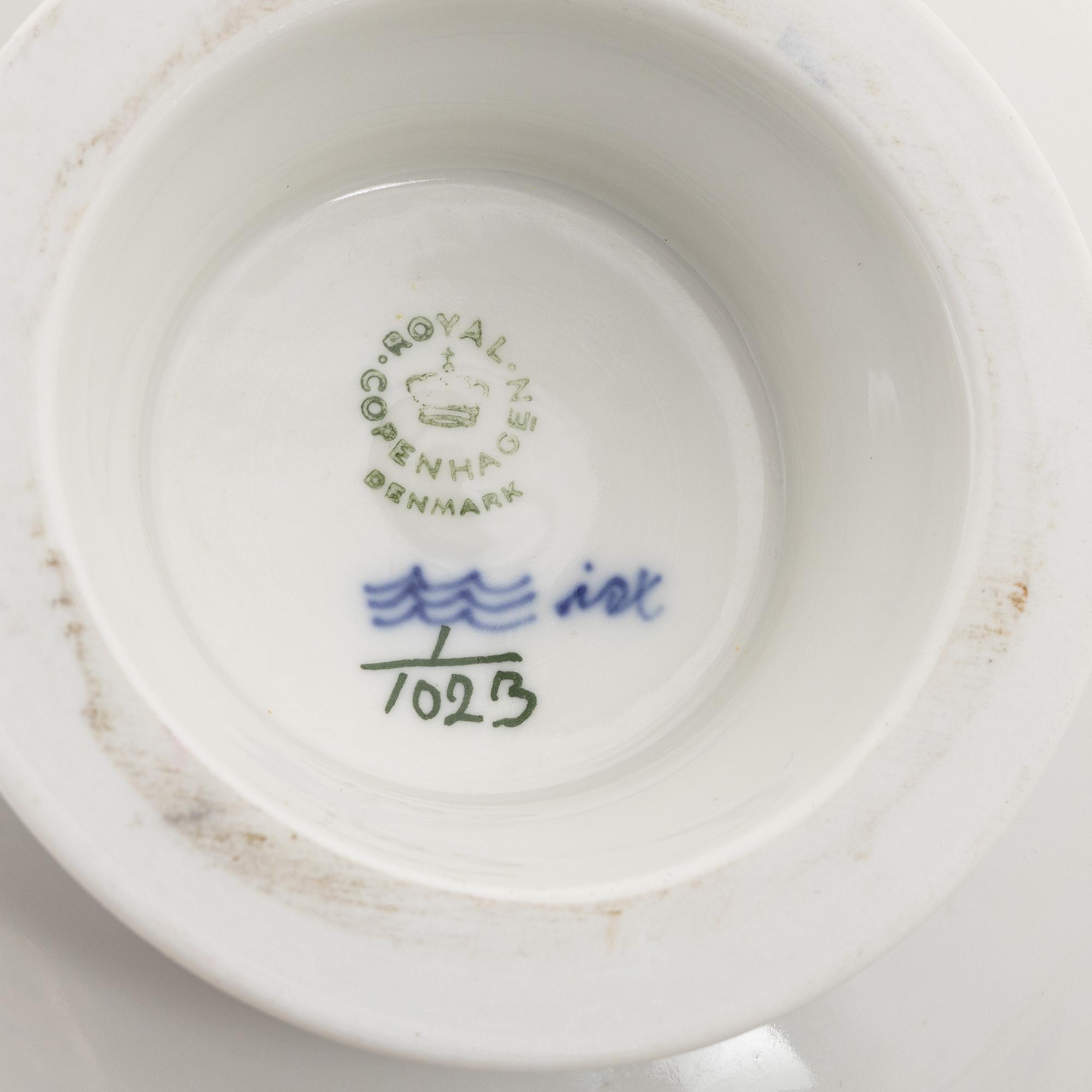 Royal Copenhagen, kaffeservis, 13 delar, porslin, "Musselmalet",  helblond och halvblond.