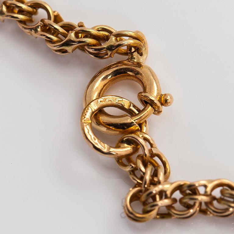 A 14K gold necklace, with an amethyst. Auran Kultaseppä, Turku.