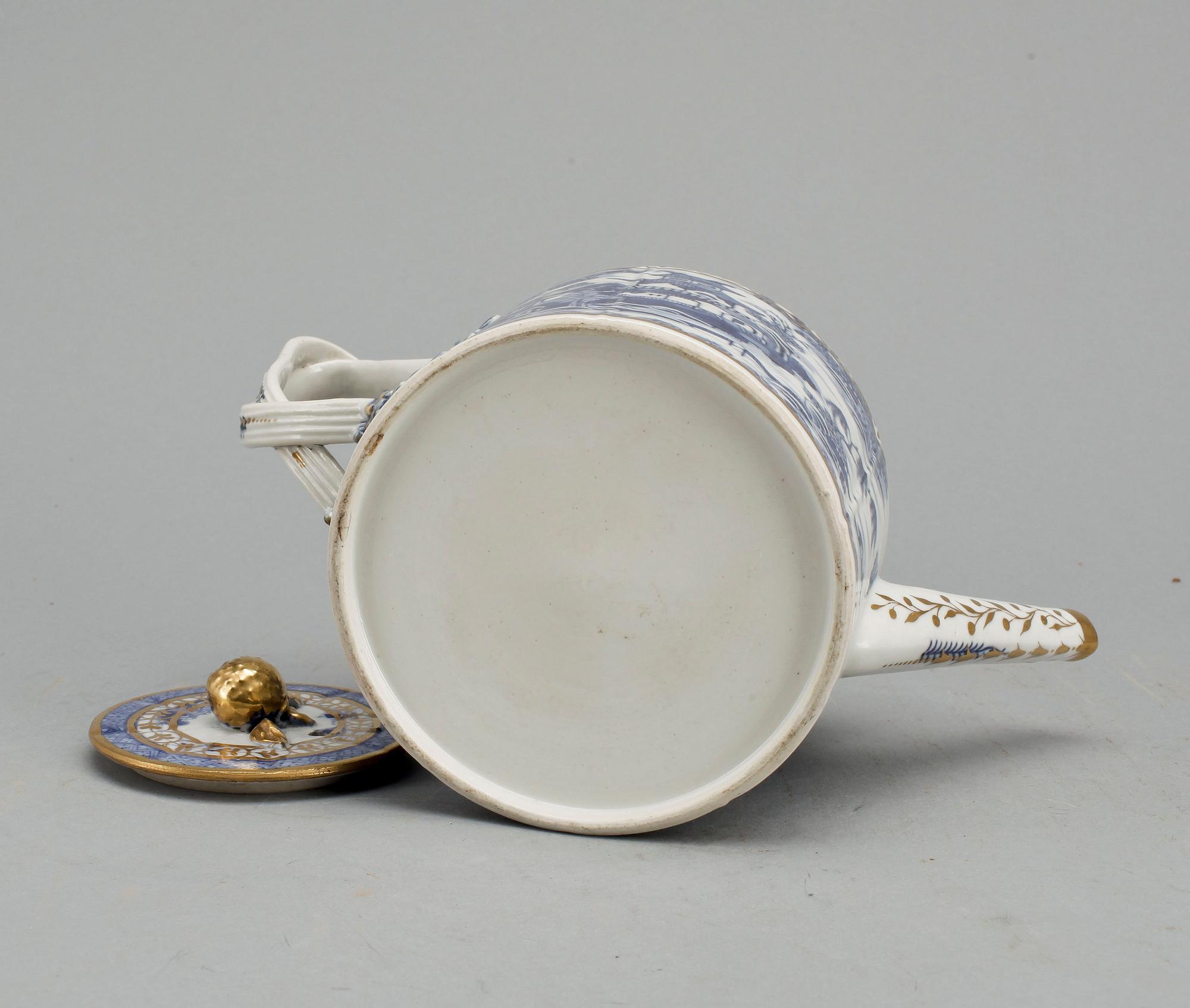 TEKANNA, porslin, Kina, Qingdynastin, Qianlong (1736-1796).