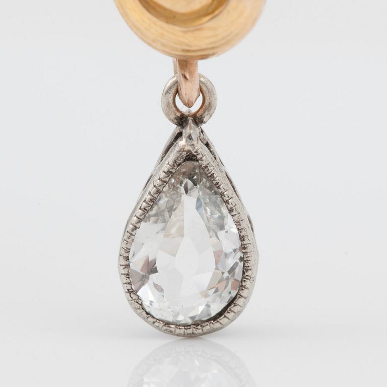 A pearl and diamond pendant/brooch. Made in S:t Petersburg, by Jastermijsk circa late 19th- early 20th century.