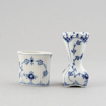 A mixed lot of Royal Copenhagen "Blue Fluted" porcelain 27 parts.