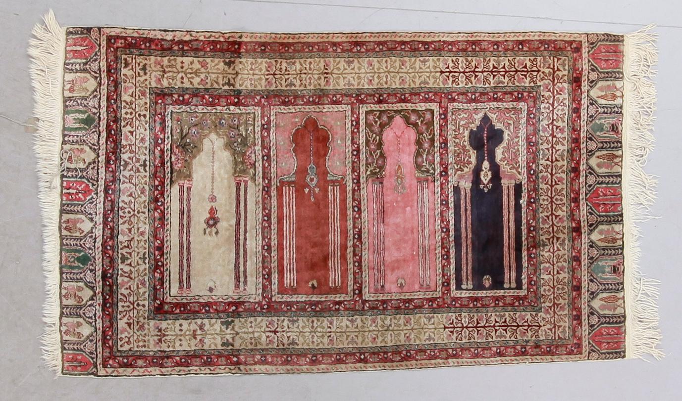 MATTA, Kayseri, silkeinslag, semiantik. Ca 141 x 84 cm.