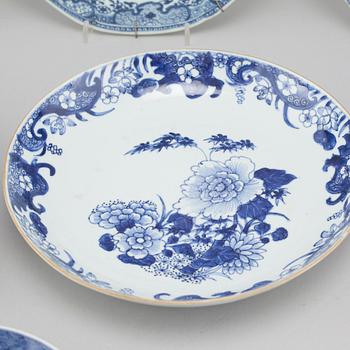 Nine pieces of chinese porcelain, Qianlong (1736-1795).