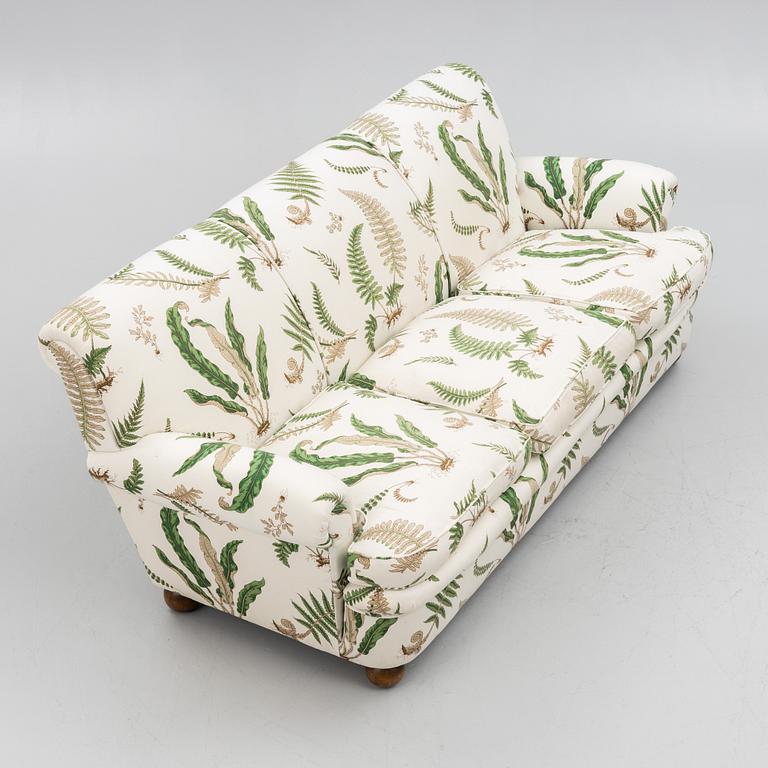 Josef Frank, a model 703 sofa, Firma Svenskt Tenn.