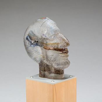 SKULPTUR, glas. Bertil Vallien. "Indianhuvudet". Signerad och numrerad 53/250.