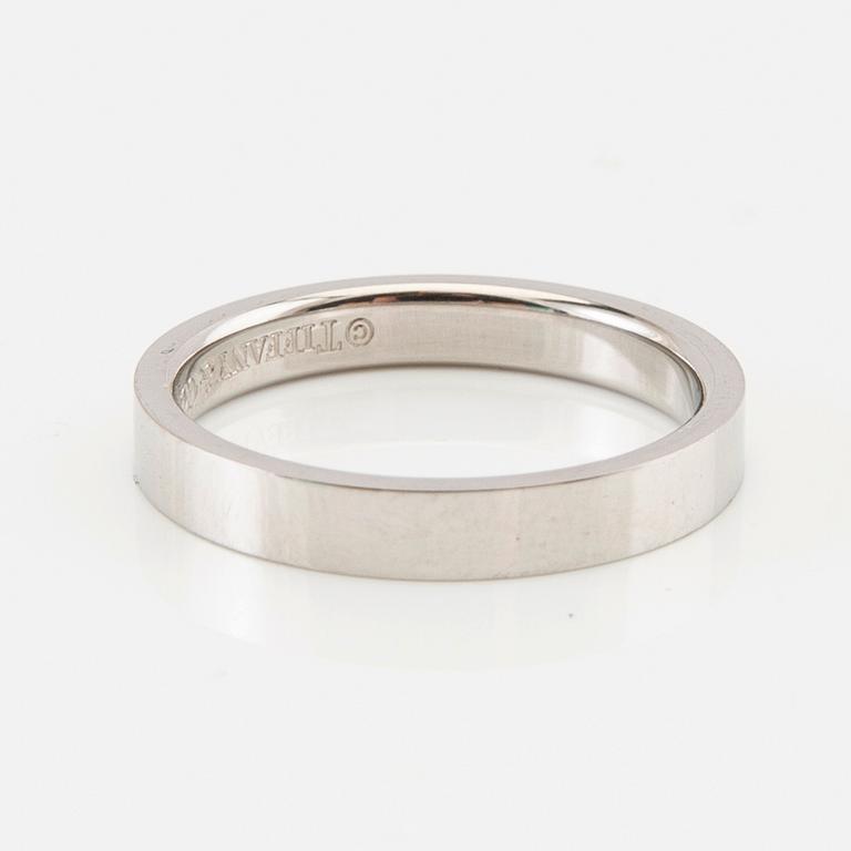 Tiffany & Co, ring "Flat band ring" 950 platinum.