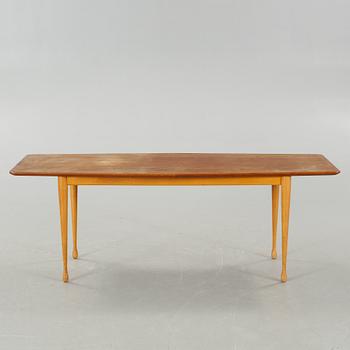 A mid 20th century coffee table.