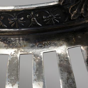 SKÅL, silver, empire, sannolikt Aachen, Tyskland, 1800-talets första hälft/mitt. Total silver vikt  ca 514 gram.