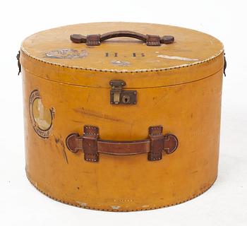 An early 20th century Louis Vuitton hatbox.