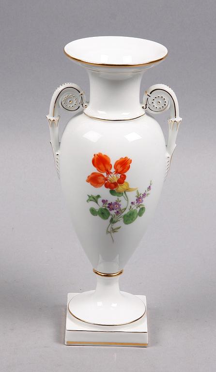 VAS, porslin, empirestil, Meissen, 1900-tal.