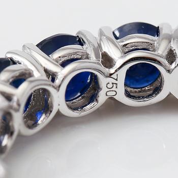 RING, blå safirer totalt ca 5,50 ct.