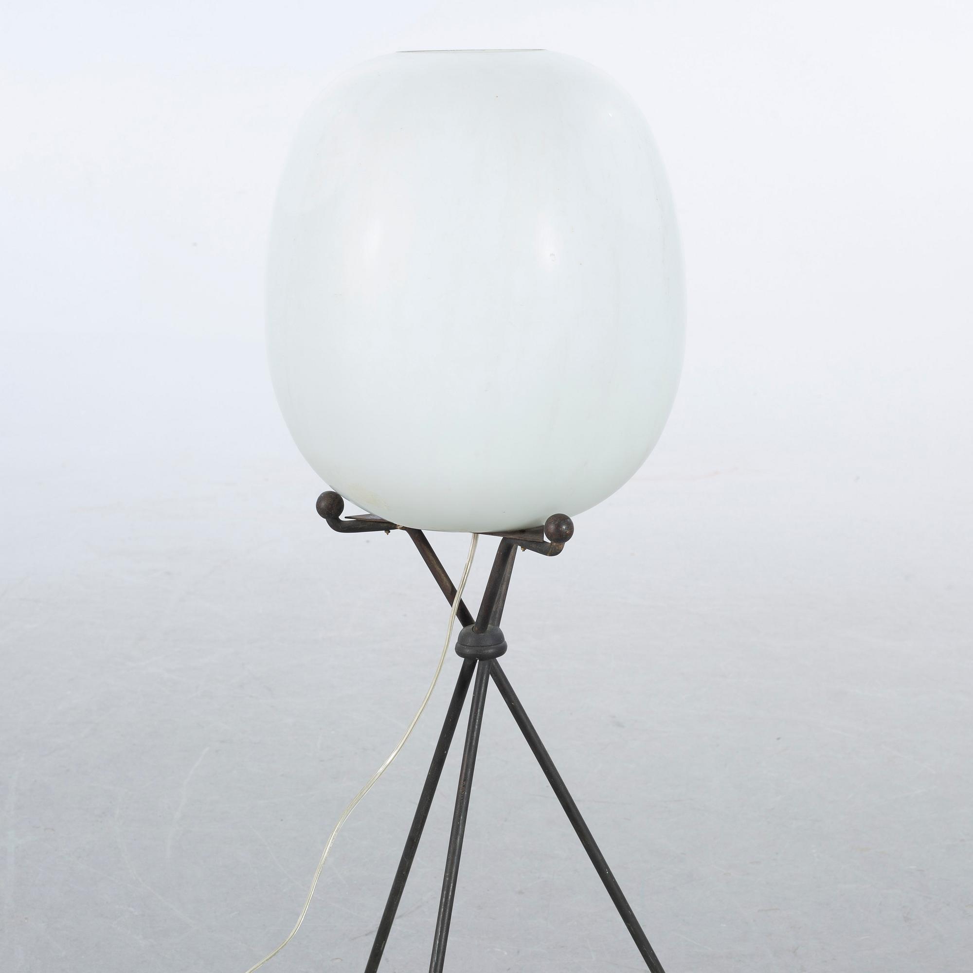 GOLVLAMPA, 1900-talets mitt.