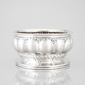 Georg Jensen, jardinière, Köpenhamn ca 1915-21, 830/1000 silver.