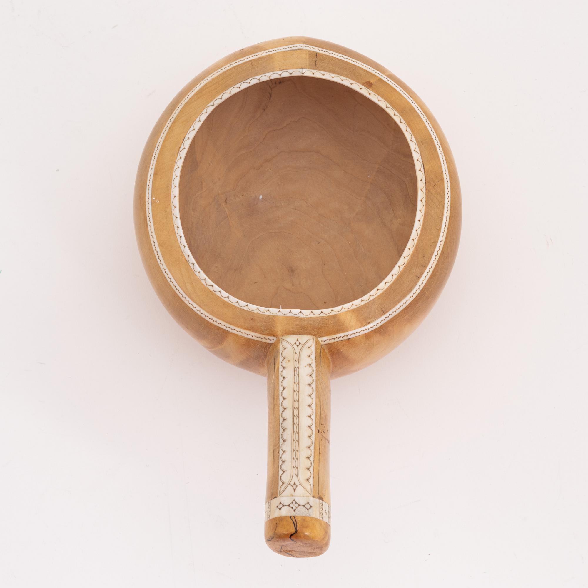 A birch milk bowl by Tore Sunna, signed, before 1964.