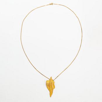 Helky Juvonen, A 14K gold necklace. Westerback, Helsinki 1971.