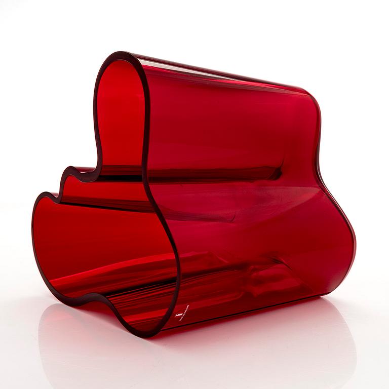 Alvar Aalto, a '3030' vase, signed Alvar Aalto Iittala 112/400 1991.