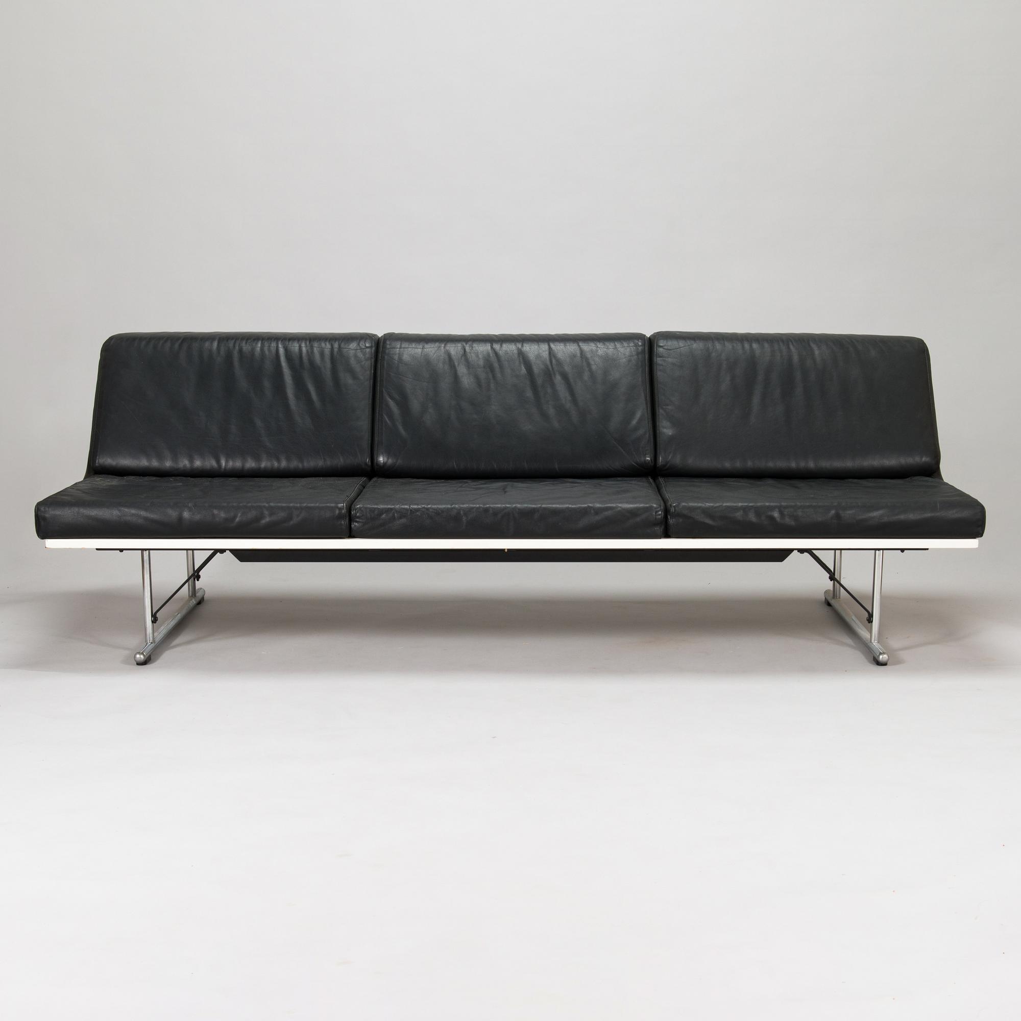 Yrjö Kukkapuro, a 1980's 'Experiment' sofa for Avarte.
