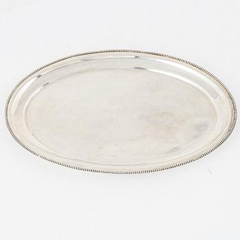 A silver bowl and a tray, including CG Hallberg, Stockholm, 1909.