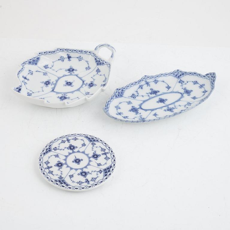 Royal Copenhagen, a 14-piece porcelain tea service, 'Musselmalet', Denmark.