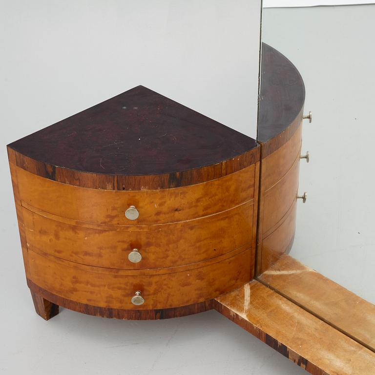 An Art Déco dressing table with large mirror, 1930's.