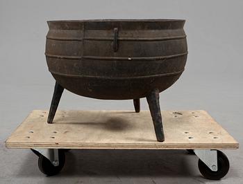 TREFOTSGRYTA, gjutjärn, 1900-tal.