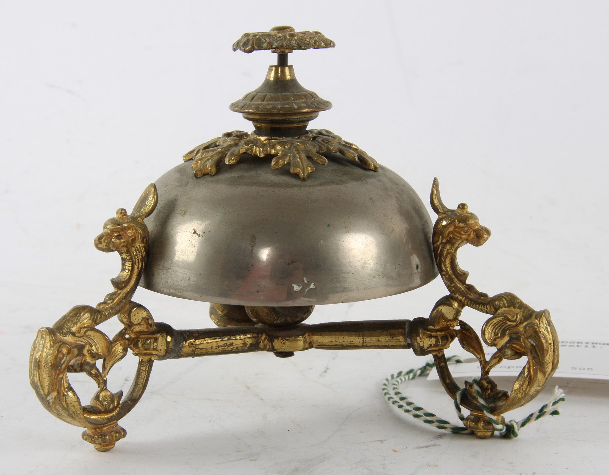 BORDSRINGKLOCKA, nyrenässansstil.