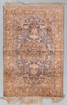 MATTA. Semiantik, Kayseri, merceriserad bommul i relief. Ca  180 x 120 cm.