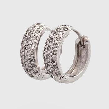 Korvakorut, briljanttihiotut timantit, 14K valkokultaa.