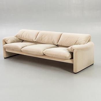 Vico Magistretti, sofa "Maralunga" for Cassina later part of the 20th century.