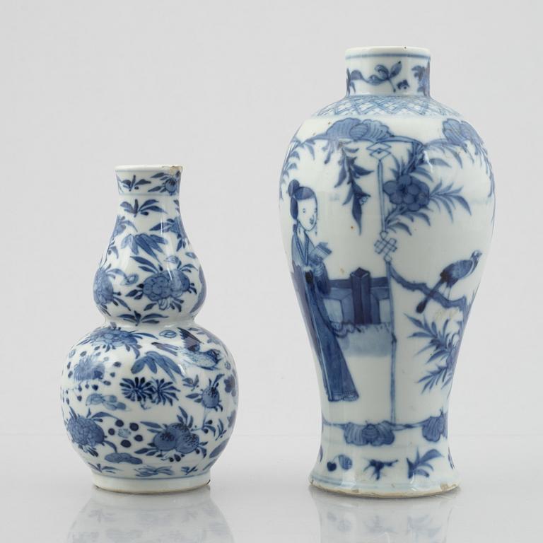 A group of four porcelain vases, Qing dynasty, 19th century/around 1900.