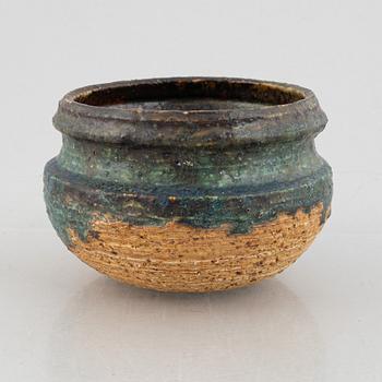 Auli Heinonen, a chamotte stoneware bowl, Arabia, Finland 1960s.