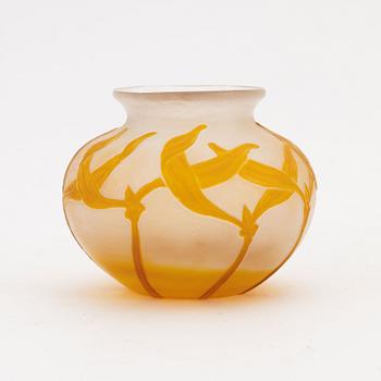 Karl Lindeberg, an Art Nouveau cameo glass vase, Kosta, Sweden, early 20th century.