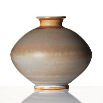 Berndt Friberg, a stoneware vase, Gustavsberg studio, Sweden 1966.