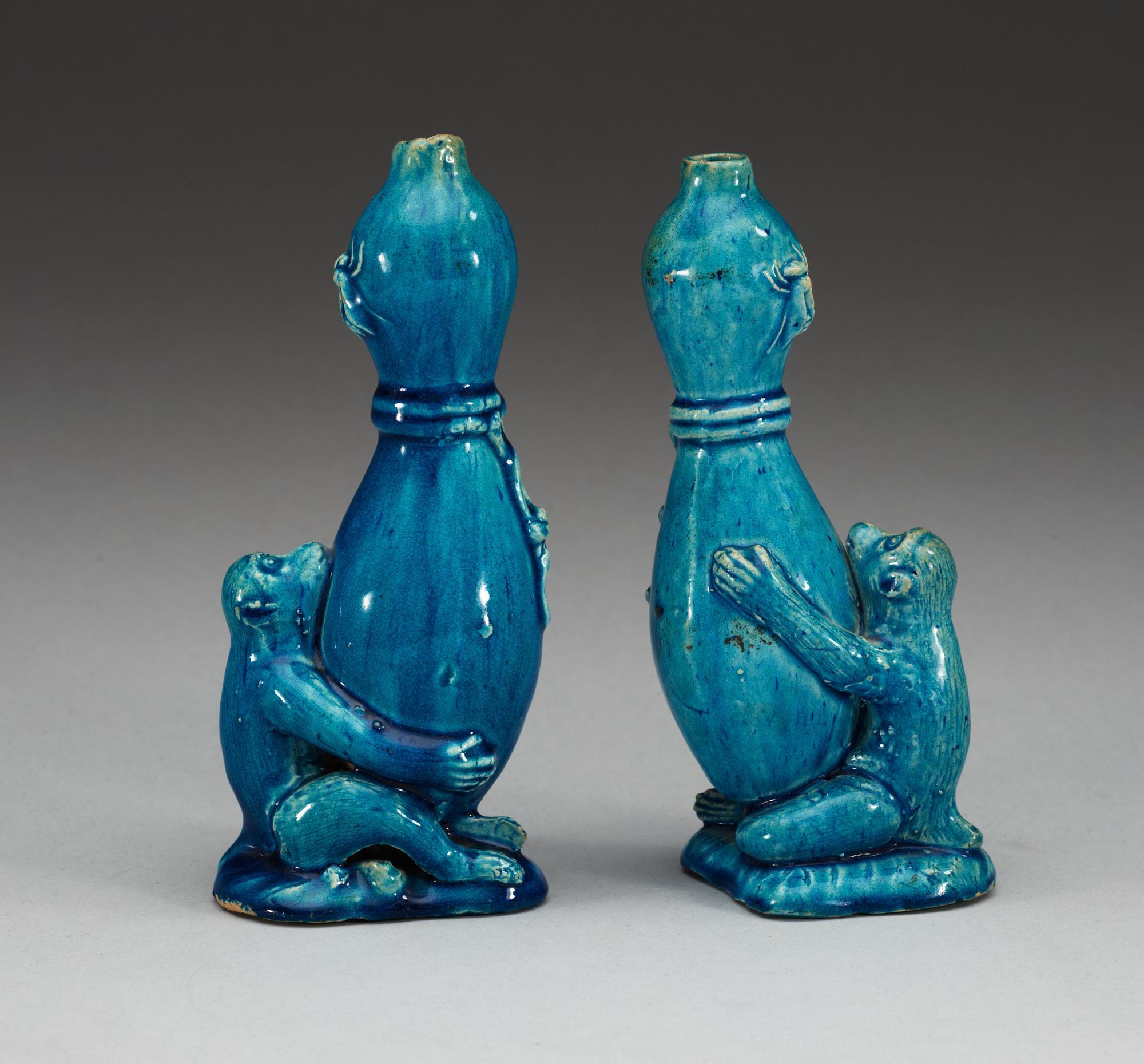 Two turquoise-glazed water sprinkler/vases, Qing dynasty, Kangxi (1662-1722).